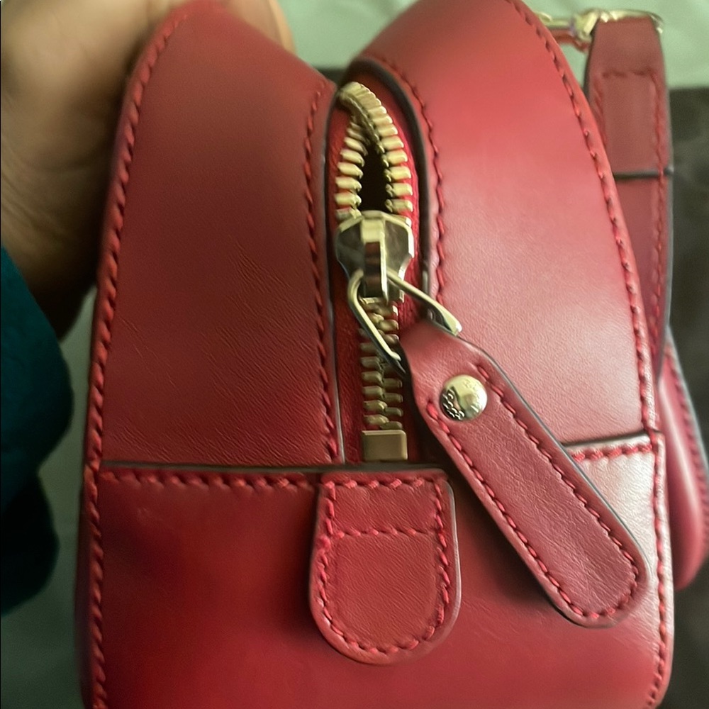 Gucci Red Satchel With Embossed Pattern And Gold … - image 5